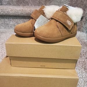 Toddler UGG size 7